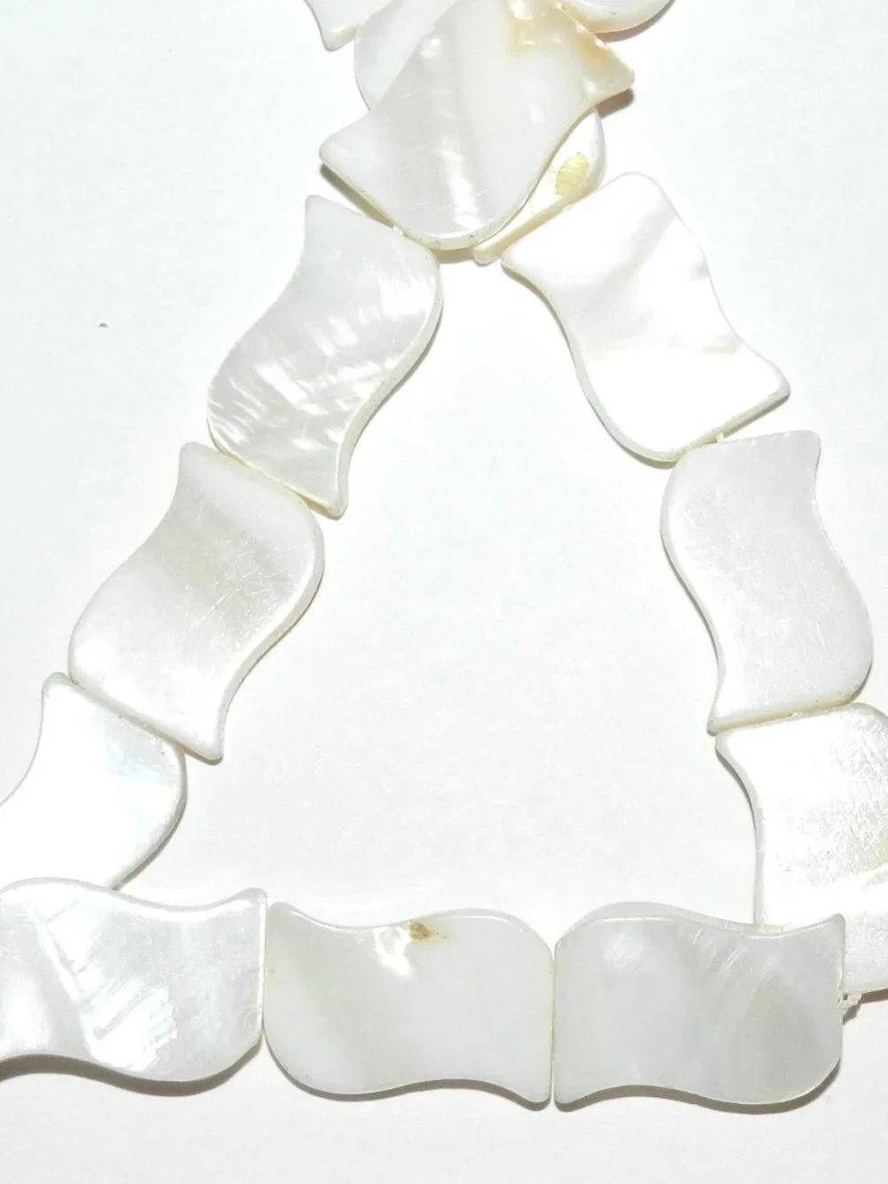 MP1874 Natural White 20mm Flat Curved Rectangle Mother of Pearl Shell Bead 15